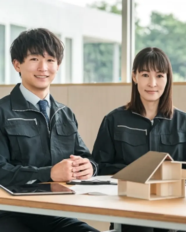 デザイン建築の作業員の画像